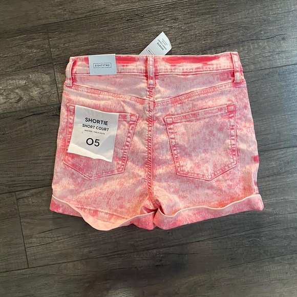 Pink acid wash Shorts - Picture 2 of 2